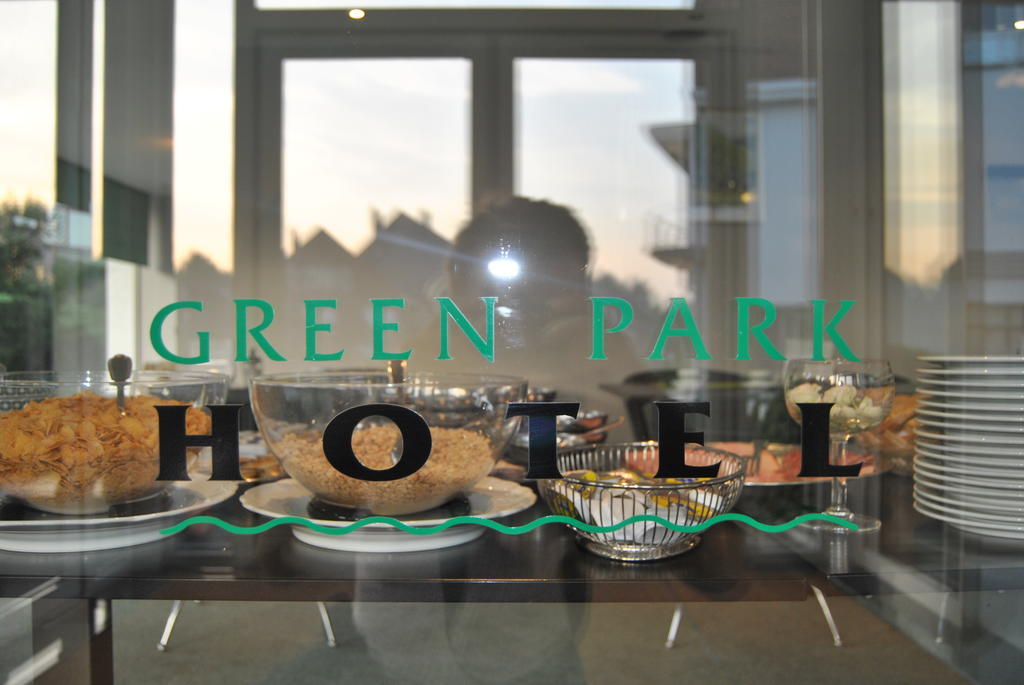 Greenpark Hotel Sint-Pieters-Leeuw Esterno foto